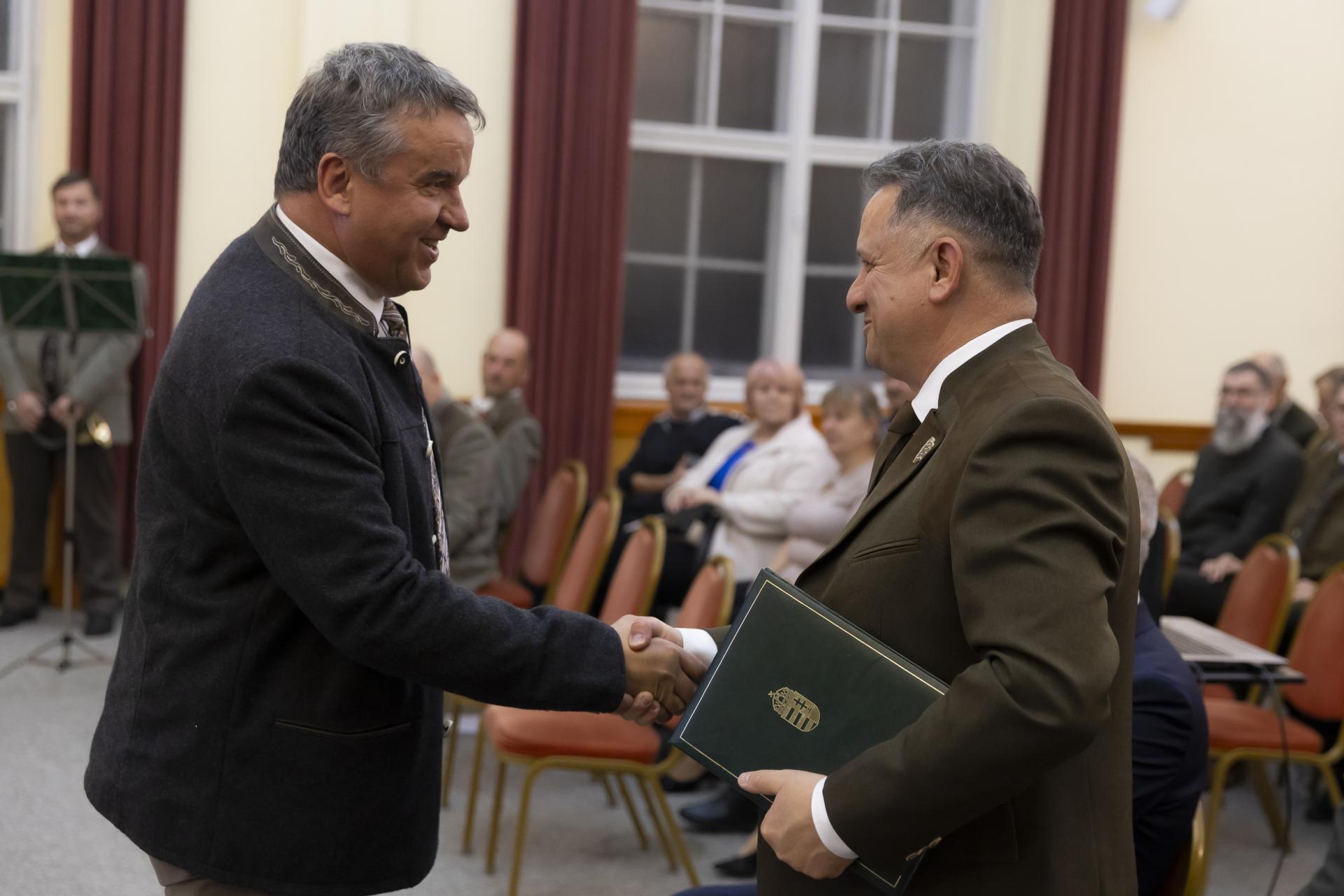 A vadászat a felelősségről és a közösségről szó