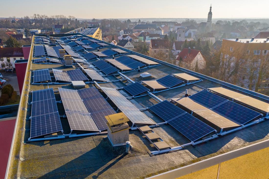 Az év végig megkétszerezi napenergia-termelő kapacitásait a Budapesti Közművek