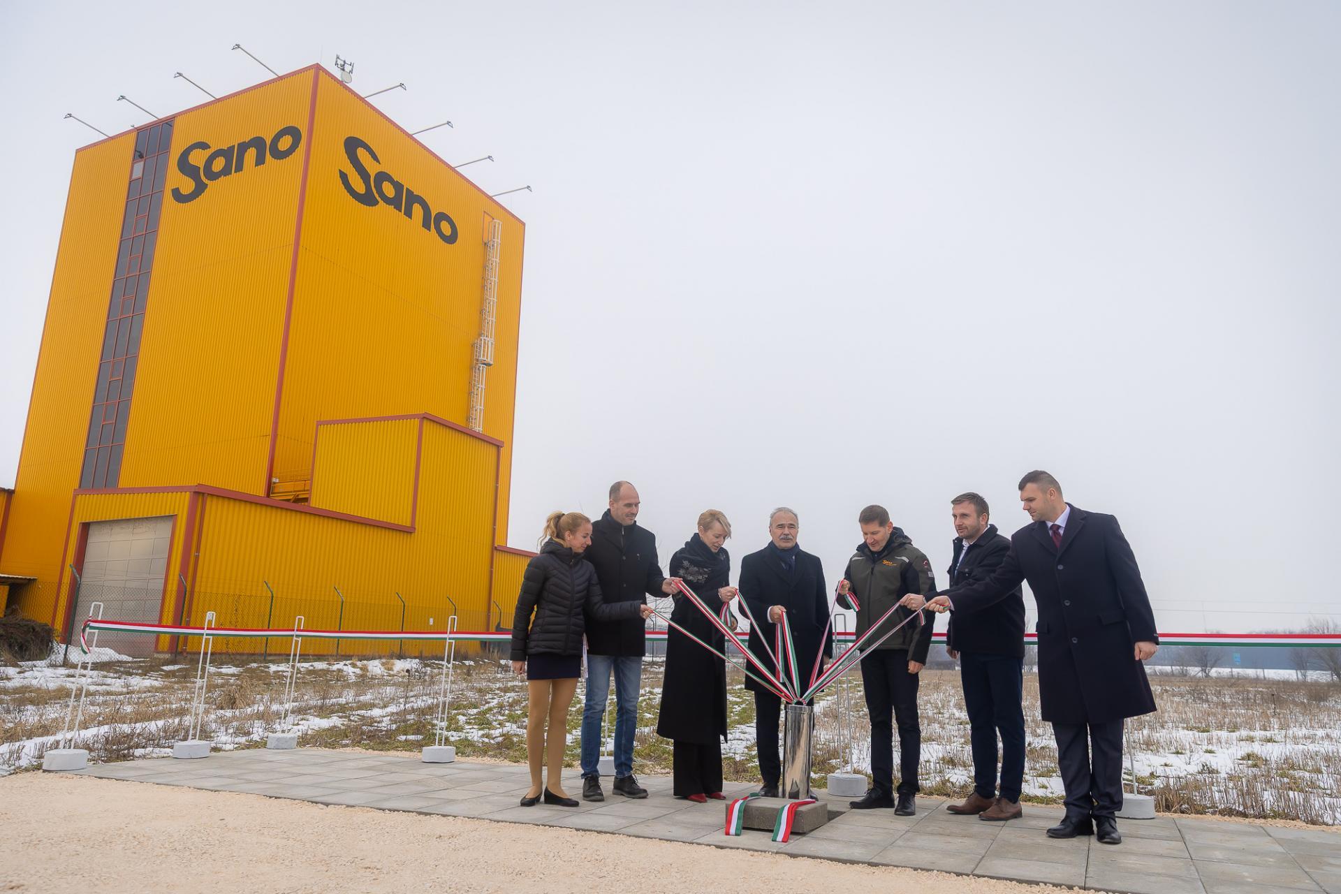 Új késztápkeverő üzemet épít a Sano Csémen